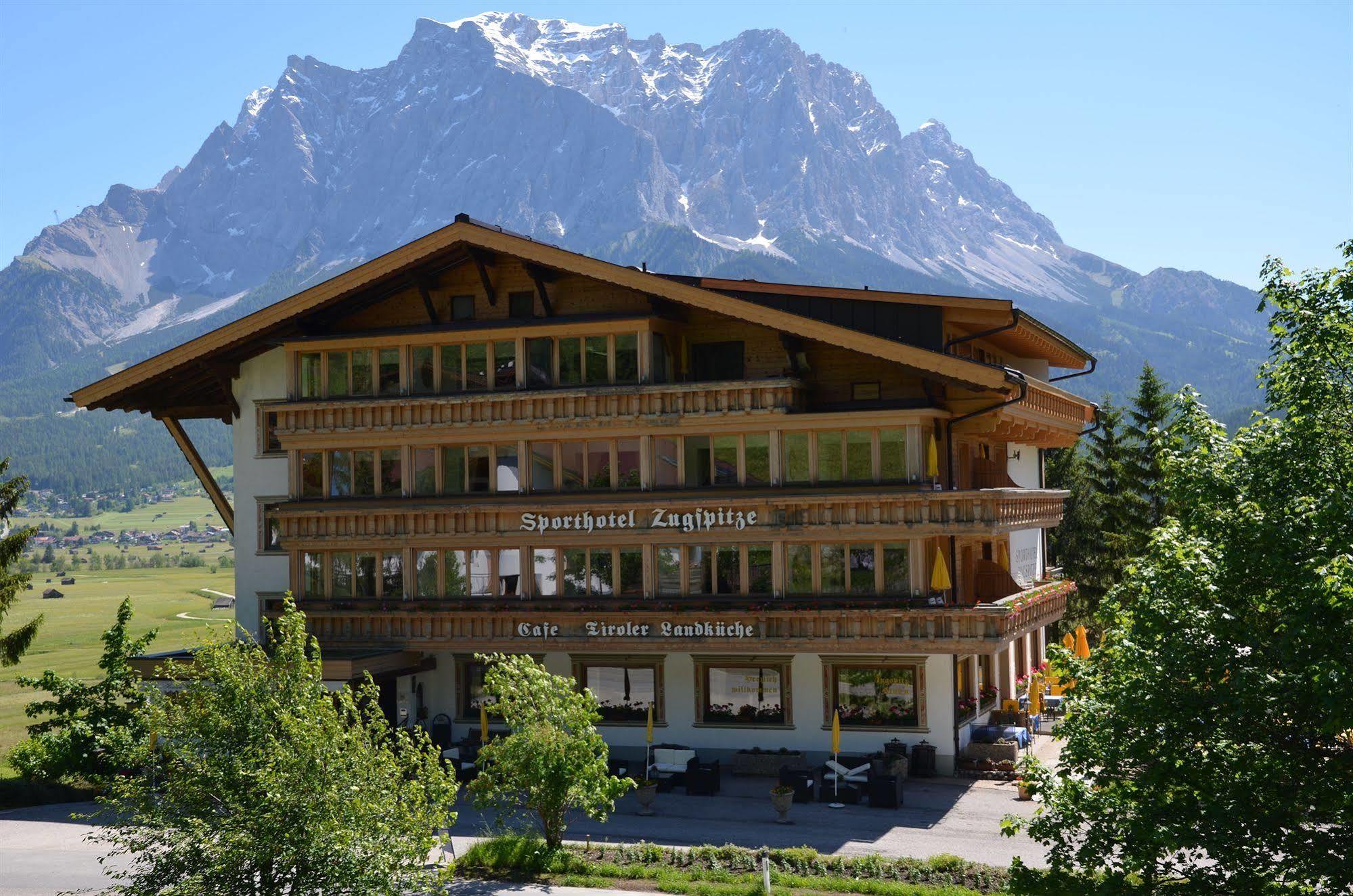Sporthotel Zugspitze Lermoos Exteriér fotografie